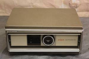 lot 103 image: VINTAGE ARGUS ELECTROMATIC 560 NO POWER CORD