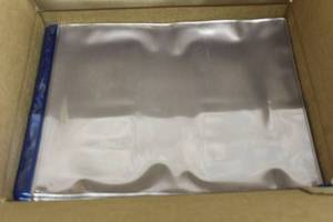 lot 133 image: PACK OF 50 UNLINE S-4715 VINYL ENVELOPES 13X10X2