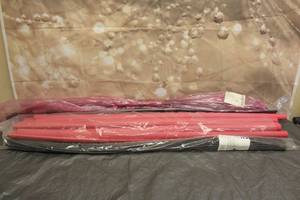 lot 140 image: GENEROUS AMOUNT AND ASSORTED SIZE HEAT SHRINK TUBING WRAP SEE PICS