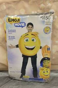 lot 150 image: THE EMOJI MOVIE CHILD SIZE BE YOU GENE COSTUME