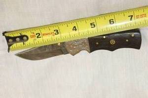lot 6 image: MHS CUTLERY HANDMADE COSTUM CHEF, FOLDING, ULU KNIVES WITH WOOD, BONE AND OR RESIN HANDLES