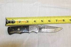lot 32 image: MHS CUTLERY HANDMADE COSTUM CHEF, FOLDING, ULU KNIVES WITH WOOD, BONE AND OR RESIN HANDLES