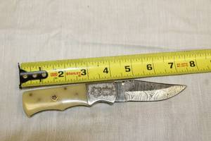 lot 33 image: MHS CUTLERY HANDMADE COSTUM CHEF, FOLDING, ULU KNIVES WITH WOOD, BONE AND OR RESIN HANDLES
