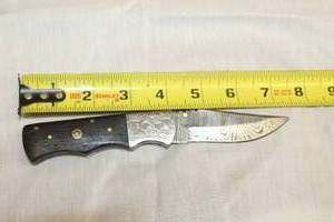 lot 35 image: MHS CUTLERY HANDMADE COSTUM CHEF, FOLDING, ULU KNIVES WITH WOOD, BONE AND OR RESIN HANDLES