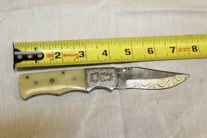 lot 36 image: MHS CUTLERY HANDMADE COSTUM CHEF, FOLDING, ULU KNIVES WITH WOOD, BONE AND OR RESIN HANDLES