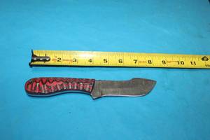 lot 129 image: MHS CUTLERY HANDMADE COSTUM CHEF, FOLDING, ULU KNIVES WITH WOOD, BONE AND OR RESIN HANDLES