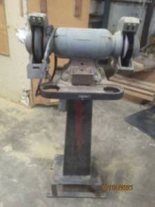 lot 8 image: DAYTON  PEDESTAL GRINDER WITH TWIN WHEELS MODEL 1Z853
