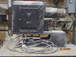 lot 9 image: BAUSCH & LOMB OPTICAL Co  BALOPTICON PROJECTOR MACHINE TYPE 41-23-82