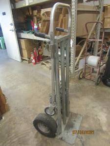 lot 20 image: ULINE CONVERTIBLE Sr .ALUMINUM HAND TRUCKTO PLATFORM