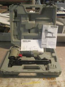 lot 43 image: PORTER CABLE NAIL FINISHER  FN250A WITH CARRY CASE