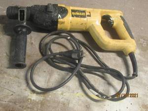 lot 66 image: DEWALT D25023  TYPE 1   78 COMPACT ROTARY HAMMER