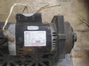 lot 106 image: A O  SMITH CENTURION SWITCHLESS MOTOR B128
