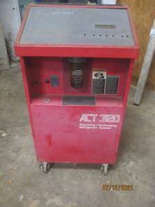 lot 126 image: SNAP ON ACT 3120 RECYCLING RECHARGING REFRIGERANT SYATEM MODEL ACT3120