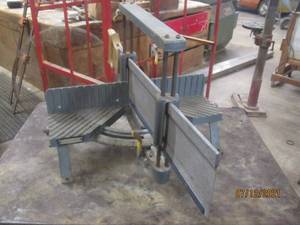 lot 129 image: CRAFTSMAN KRONEDGE MITTER SAW