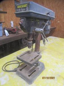 lot 130 image: CENTRAL MACHINERY DRILL PRESS 813B
