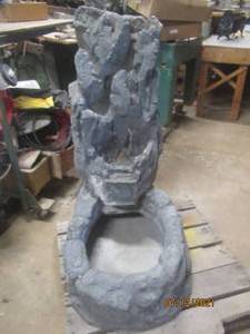 lot 141 image: OUTDOOR GARDEN FOUNTAIN