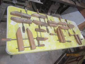lot 143 image: TOTAL OF 9 SET OF  JORGENSEN HAND SCREW WOOD CLAMPS