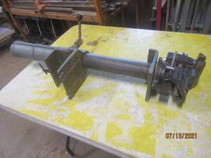 lot 169 image: COLUMBIAN MACHINIST 4 12 VISE WITH SWIVEL BASE B-SK1565