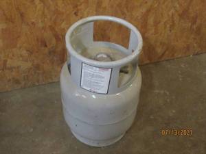 lot 183 image: PROPANE TANK