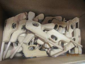 lot 188 image: TOTAL OF 50 WOOD RUBBER BAND HAND GUNS