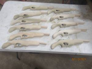 lot 189 image: TOTAL OF 11 WOOD RUBBER BAND HAND GUNS