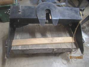 lot 225 image: HI - RISE GOOSENECK TRAILER HITCH RECIEVER - CART NOT INCLUDED