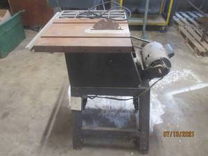 lot 226 image: CRAFTSMAN 113.12170 TABLE SAW