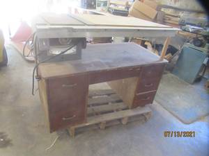 lot 235 image: DELTA ROCKWELL TABLE SAW