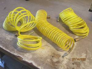 lot 251 image: 3 AIR HOSES