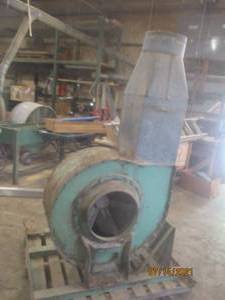 lot 262 image: VINTAGE GARDEN CITY DUST COLLECTOR