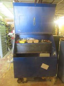 lot 269 image: INDUSTRIAL STORAGE WITH SAFE (NO COMBO) ON CASTERS
