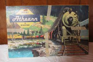 lot 4 image: VINTAGE ATHEARN AUTHENTIC REALISTIC SCALED FROM OFFICIAL RAILROAD BLUEPRINT IN MINATURE READY TO RUN TRAIN SET