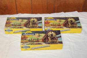 lot 5 image: VINTAGE ATHEARN TRAINS IN MINATURE CAR KIT