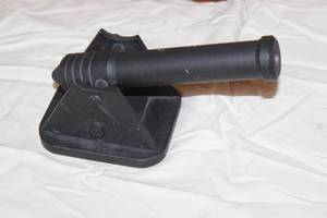 lot 11 image: VINTAGE IRON BLACKPOWDER MINATURE GOLF BALL CANON