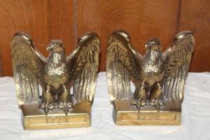 lot 12 image: SET OF BRASS AMERICAN EAGLE 1776 BOOK END FROM PHILADELPHIA MANUFACTURING CO.