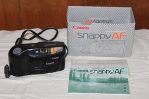 lot 21 image: VINTAGE CANON SNAPPY AF 35MM AUTO FOCUS CAMERA IN ORIGINAL BOX