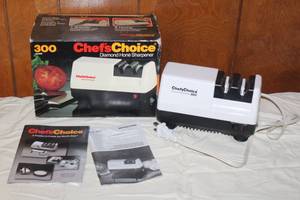 lot 33 image: CHEFS CHOICE DIAMOND HONE SHARPENER 300 IN ORIGINAL BOX