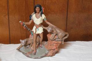 lot 50 image: VINTAGE HAND PAINTED CERAMIC NATIVE AMERICAN MEDICINE WOMAN WITH COUGARS STATUE