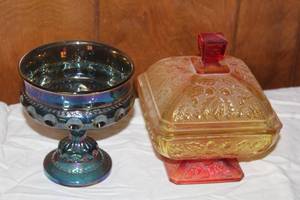 lot 59 image: 2 VINTAGE INDIANCARNIVAL GLASS CANDY DISHES IRIDESCENT BLUE AND AMBERINA RED