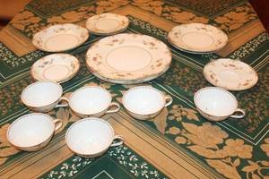 lot 65 image: VINTAGE 17 PIECE CHINA SET  AMBASSADOR BY MEITU REPLACEMENT PIECES SEE PICS