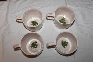 lot 72 image: VINTAGE 1977 POTTERY STONEWARE SURPRISE USA FROG MUGS