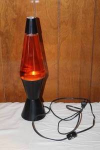 lot 78 image: VINTAGE LAVA LAMP 17 TALL