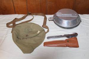 lot 86 image: VINTAGE BOYS SCOUTS OF AMERICA NATIONAL COUCIL ALUMINUM MESS KIT AND UTENSIL CAMPING SET