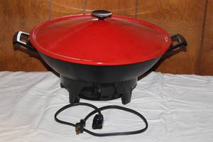 lot 90 image: WESTBEND ELECTRIC WOK