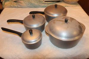 lot 83 image: 4PC HAMMERCRAFT ALUMINUM COOKWARE