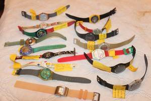 lot 177 image: LOT OF 16 ASSORTED BRAND SILICONE BAND WATCHES