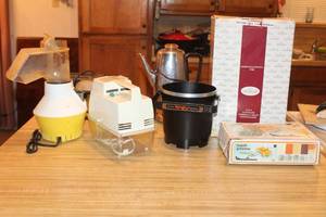 lot 181 image: 7 ASSORTED SMALL KITCHEN APPLIANCES SEE PICS