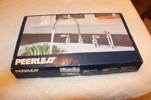 lot 182 image: NEW IN BOX PEERLESS CHROME P99575 KITCHEN FAUCET