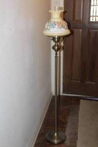 lot 118 image: VINTAGE HURRICANE GLASS GLOBE BRASS FLOOR LAMP 57TALL