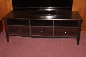 lot 125 image: 3 DRAWER TV STAND 59 LONG&nbsp